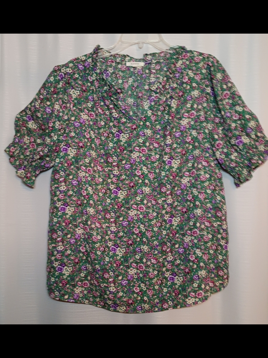 Pleione Tops - Pleione Green Floral V-Neck Puff Sleeve Blouse